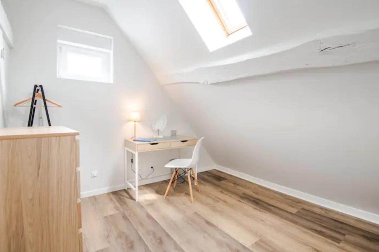 Comfortable Air-Conditioned T3 In The Heart Of Amboise With Parking Space Exterior photo