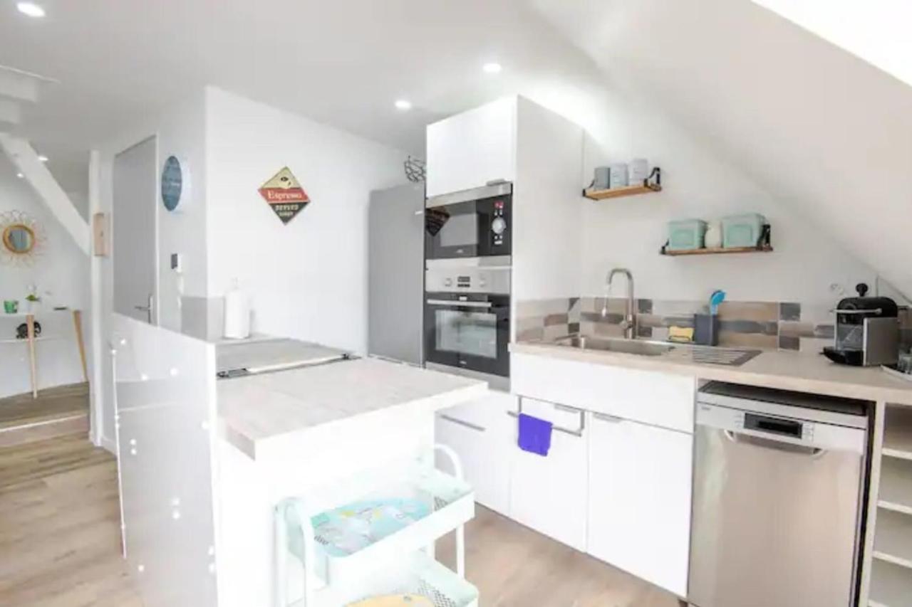 Comfortable Air-Conditioned T3 In The Heart Of Amboise With Parking Space Exterior photo