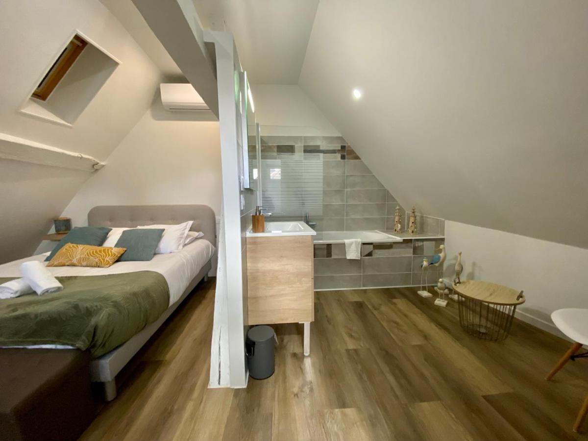 Comfortable Air-Conditioned T3 In The Heart Of Amboise With Parking Space Exterior photo