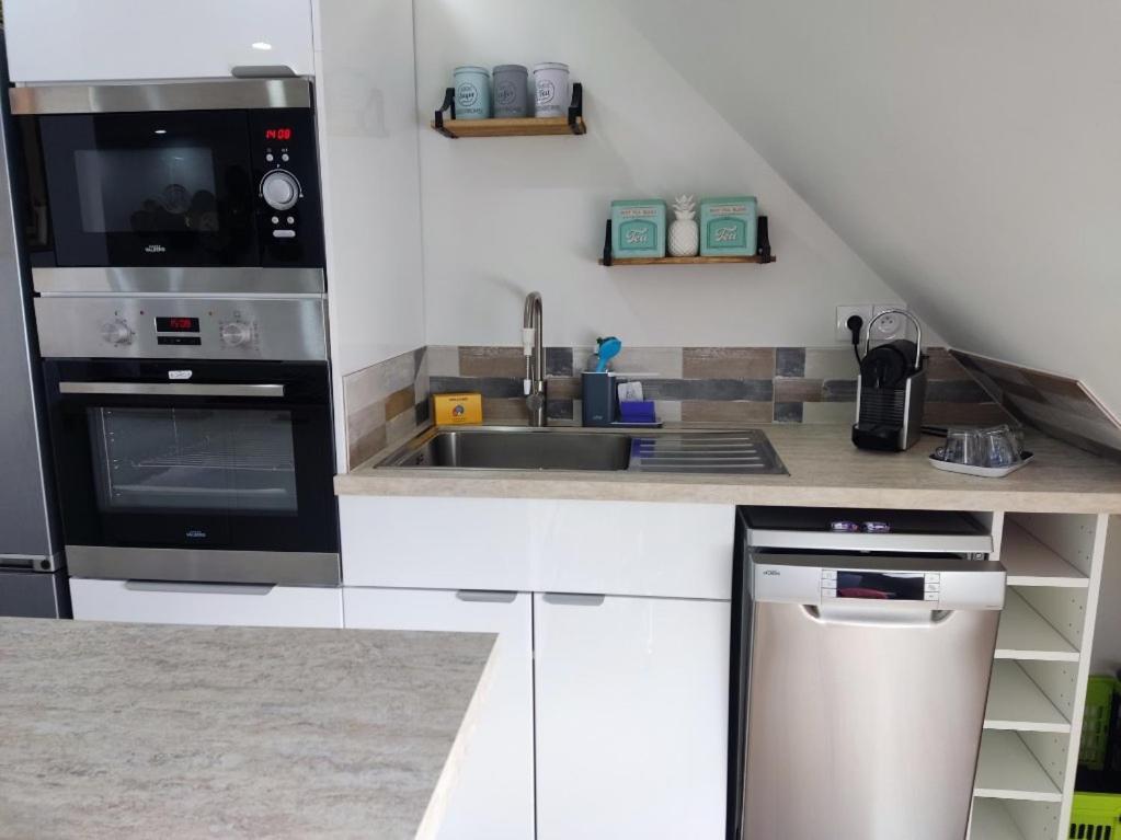 Comfortable Air-Conditioned T3 In The Heart Of Amboise With Parking Space Exterior photo